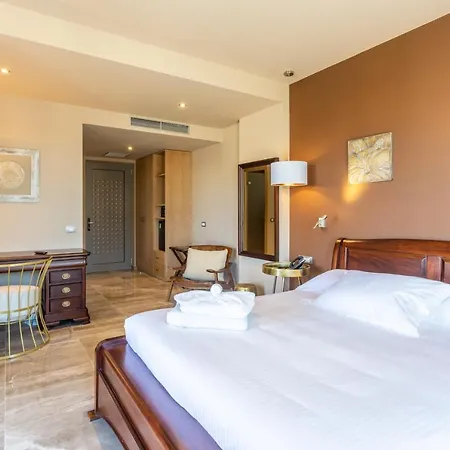 Elysian Luxury Hotel And Spa Kalamata Exterior foto